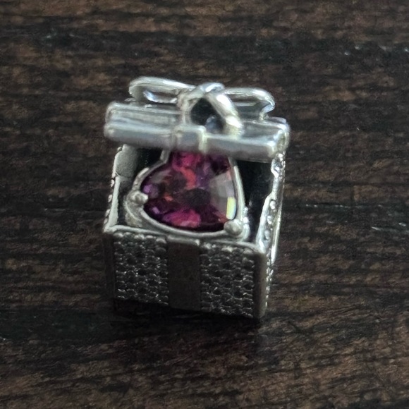 Authentic Sparkling Gift Box Pandora Charm - Picture 3 of 6